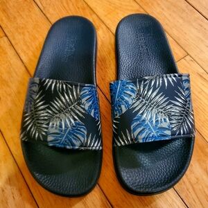 Kenneth Cole Flip Flops